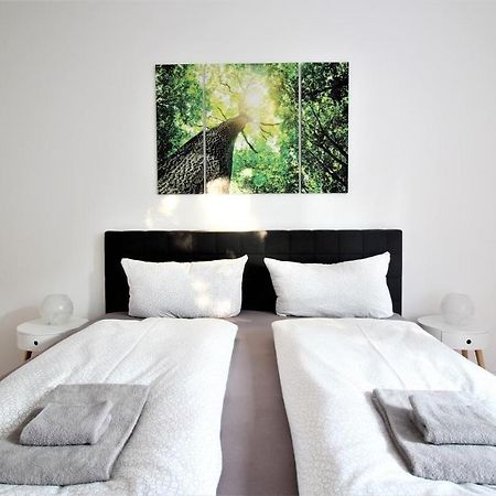 Light-Flooded City Apartment With Balcony And Garden เวิร์ซบวร์ก ภายนอก รูปภาพ